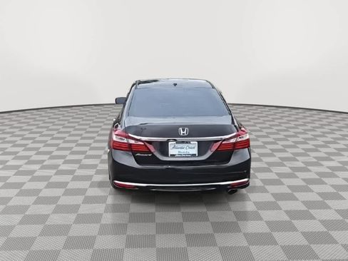 Used 2017 Honda Accord EX-L image 7