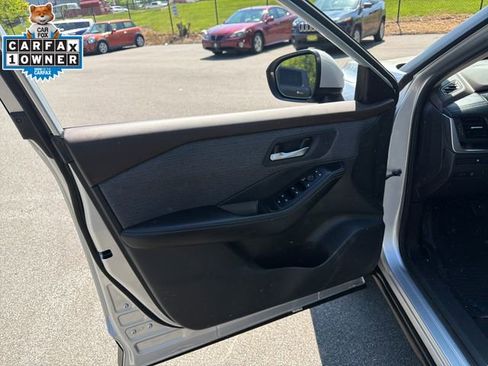 Used 2023 Nissan Rogue SV AWD/4WD image 12