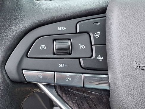 Used 2022 Cadillac Escalade Premium Luxury AWD/4WD image 24