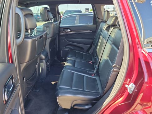 Used 2019 Jeep Grand Cherokee Overland AWD/4WD image 12
