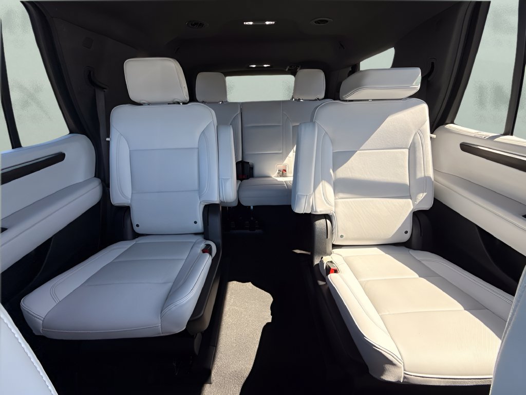 Used 2025 Chevrolet Tahoe Premier AWD/4WD image 10