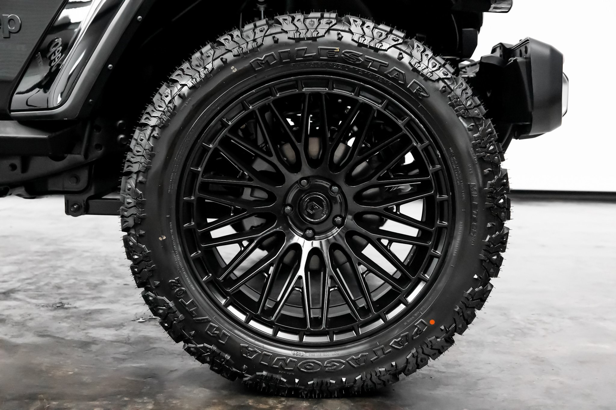 Used 2026 Jeep Wrangler Unlimited Sahara AWD/4WD image 23