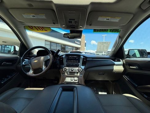 Used 2019 Chevrolet Suburban LT RWD image 19