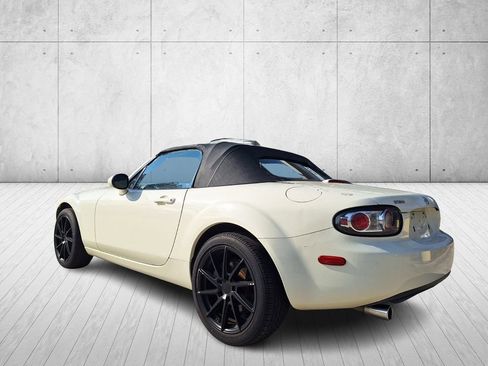 Used 2008 MAZDA MX-5 Miata Touring image 3