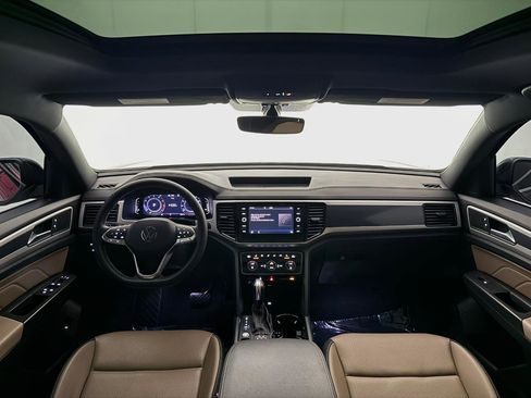 Used 2022 Volkswagen Atlas Cross Sport SE w/ Panoramic Sunroof Package image 27