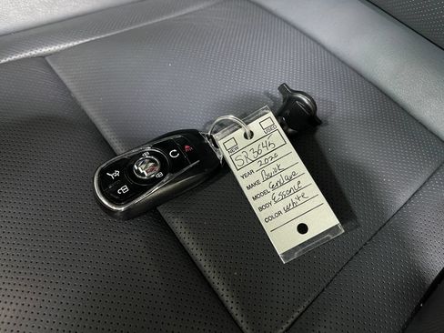 Used 2020 Buick Enclave Essence AWD/4WD image 37