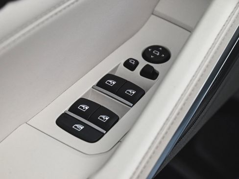 Used 2023 BMW X6 xDrive40i w/ Executive Package image 10