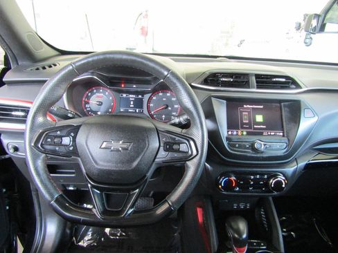 Used 2022 Chevrolet TrailBlazer RS FWD image 15