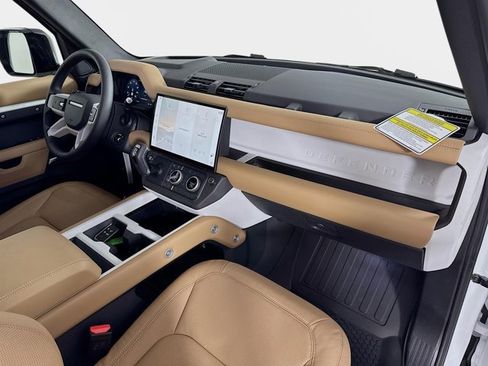 New 2026 Land Rover Defender 110 X-Dynamic SE image 31