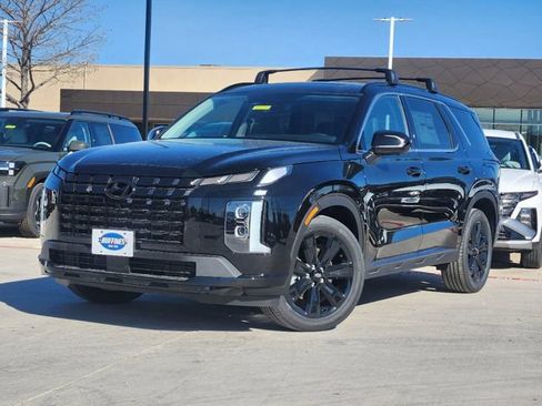 Used 2025 Hyundai Palisade XRT FWD image 2