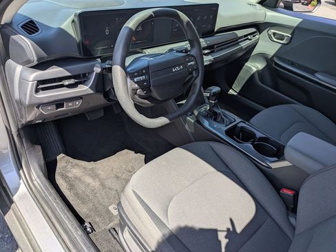 Used 2025 Kia K4 FWD image 17