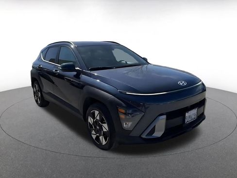Used 2025 Hyundai Kona SEL image 3