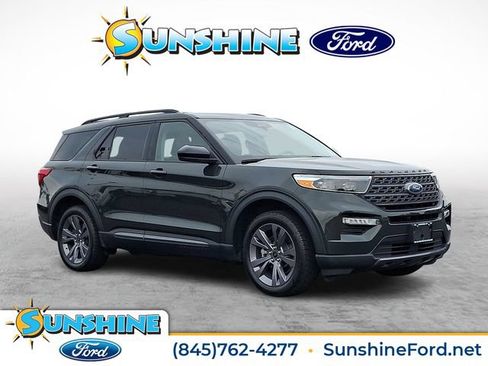 Certified 2022 Ford Explorer XLT w/ Equipment Group 202A AWD/4WD image 1