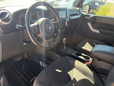 Used 2016 Jeep Wrangler Unlimited Sahara w/ Max Tow Package AWD/4WD image 8