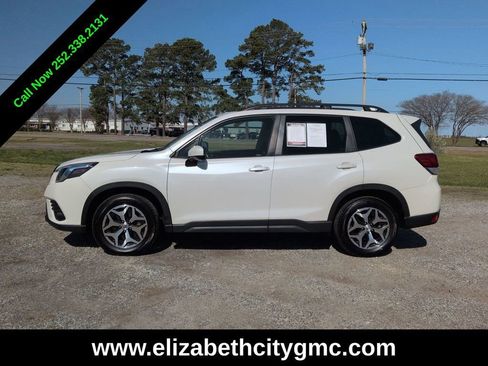 Used 2023 Subaru Forester Premium image 4