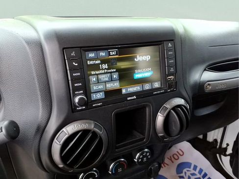 Used 2018 Jeep Wrangler Sport AWD/4WD image 18