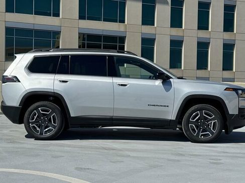 New 2026 Jeep Cherokee Laredo AWD/4WD image 3
