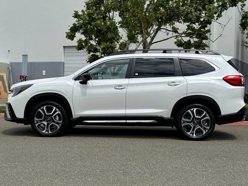 Used 2025 Subaru Ascent Touring AWD/4WD image 7