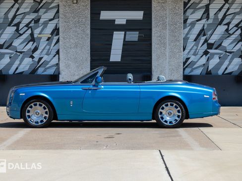 Used 2015 Rolls-Royce Phantom Drophead Coupe RWD image 7