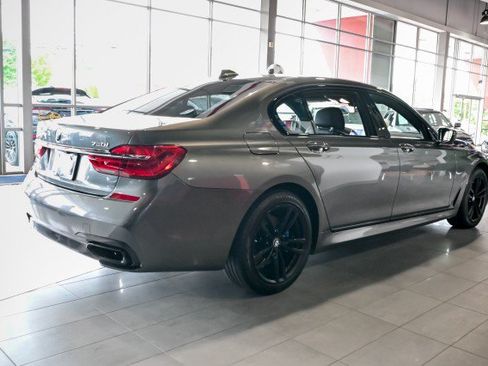 Used 2019 BMW 750i xDrive w/ M Sport Package AWD/4WD image 5