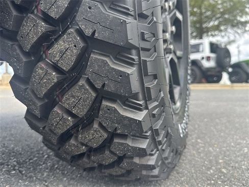 New 2025 Jeep Gladiator Willys image 18