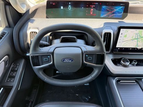 Used 2025 Ford Expedition Max Active AWD/4WD image 14