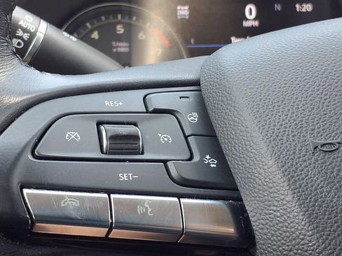 Used 2023 Cadillac XT4 Premium Luxury w/ Technology Package AWD/4WD image 18