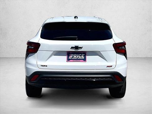 Used 2024 Chevrolet Trax RS w/ Driver Confidence Package FWD image 4
