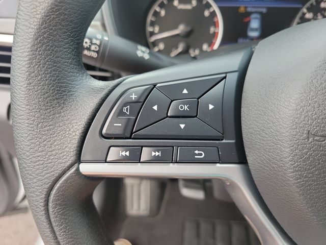 Used 2025 Nissan Altima 2.5 SV FWD image 26