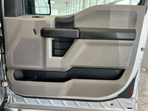 Used 2016 Ford F150 XL w/ Equipment Group 101A Mid AWD/4WD image 15