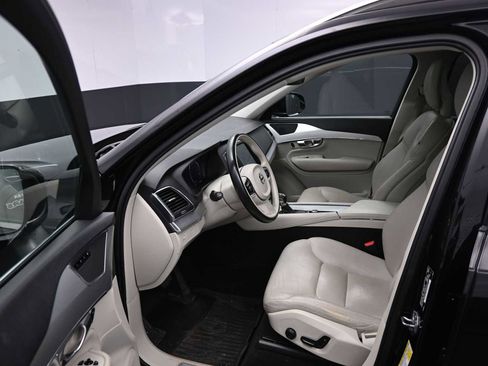 Used 2018 Volvo XC90 T6 Momentum w/ Convenience Package image 37