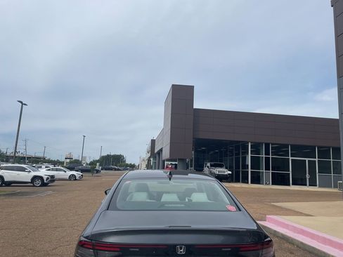 Used 2024 Honda Accord EX image 8