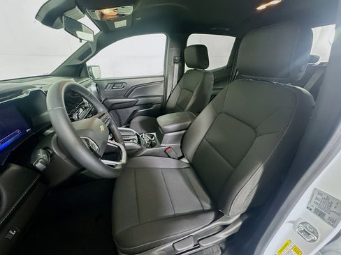 Used 2024 Chevrolet Colorado LT image 13