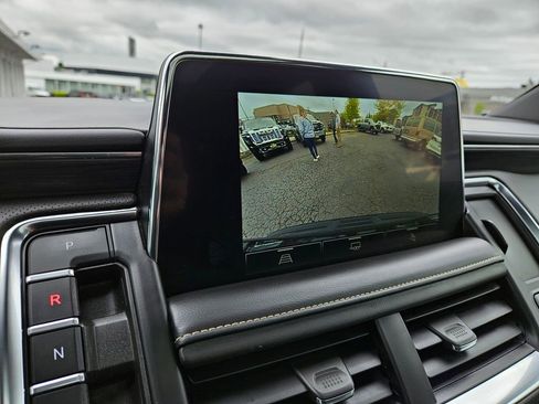 Used 2023 GMC Yukon SLT image 32