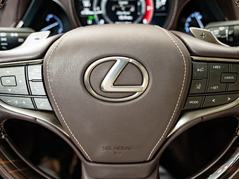 Used 2018 Lexus LS 500 AWD w/ Interior Upgrade Package image 28