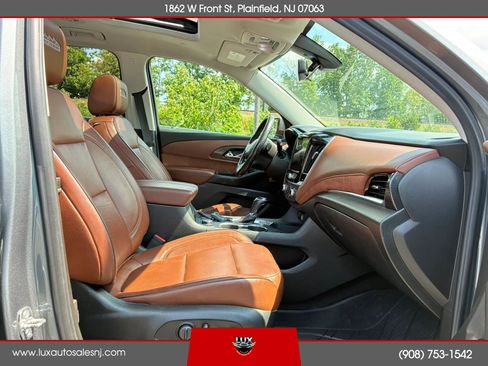 Used 2019 Chevrolet Traverse High Country AWD/4WD image 19