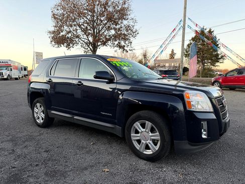 Used 2015 GMC Terrain SLE image 2
