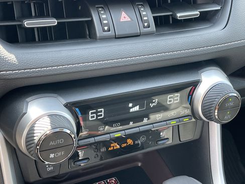 Used 2023 Toyota RAV4 Limited image 24