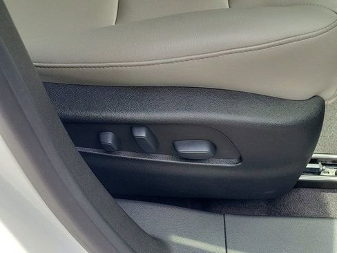 Used 2023 Cadillac XT4 Luxury FWD image 9