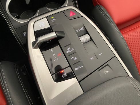 Used 2025 BMW X1 xDrive28i w/ Premium Package image 18