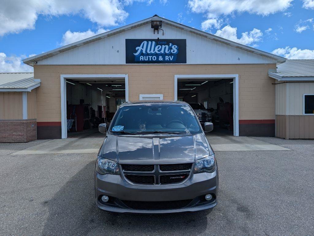 Used 2019 Dodge Grand Caravan GT FWD image 2