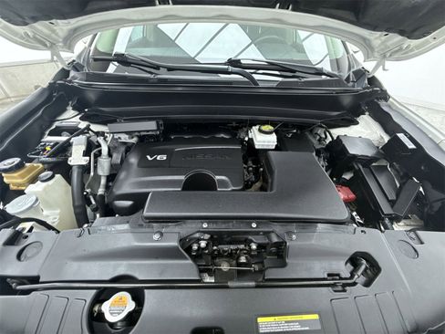 Used 2020 Nissan Pathfinder SV image 36