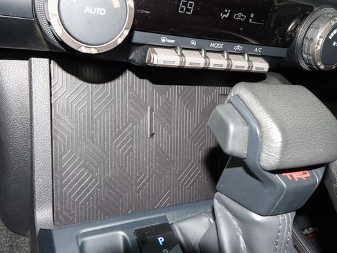 Used 2024 Toyota Tacoma TRD Off-Road image 23