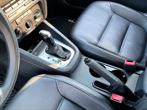 Used 2014 Volkswagen Jetta SE FWD image 13