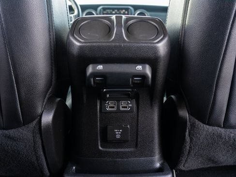 Used 2019 Jeep Wrangler Unlimited Sahara w/ Uconnect 4C Nav & Sound Group image 20