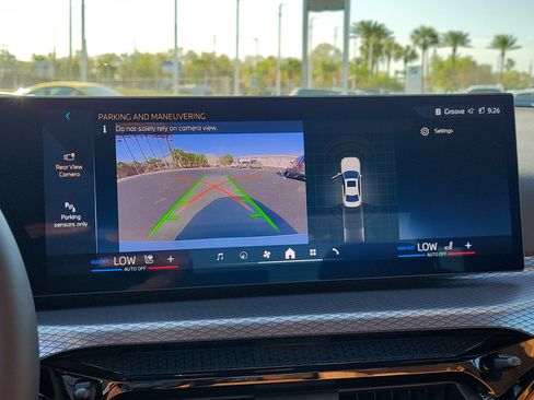 Certified 2025 BMW 330i Sedan w/ Convenience Package image 24