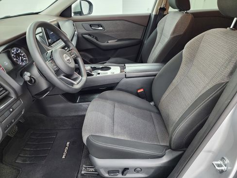 Used 2023 Nissan Rogue SV image 8