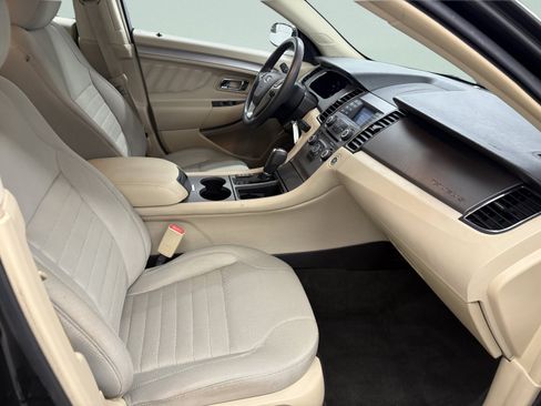 Used 2015 Ford Taurus SE FWD image 20