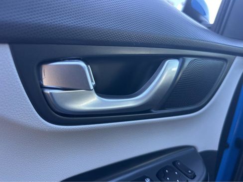 Used 2022 Hyundai Kona SEL w/ Convenience Package image 32