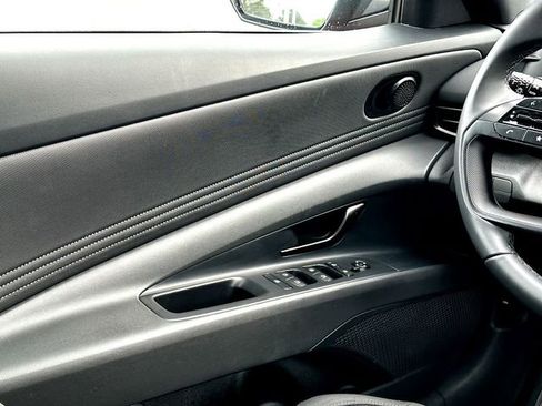 Used 2025 Hyundai Elantra Sport FWD image 26
